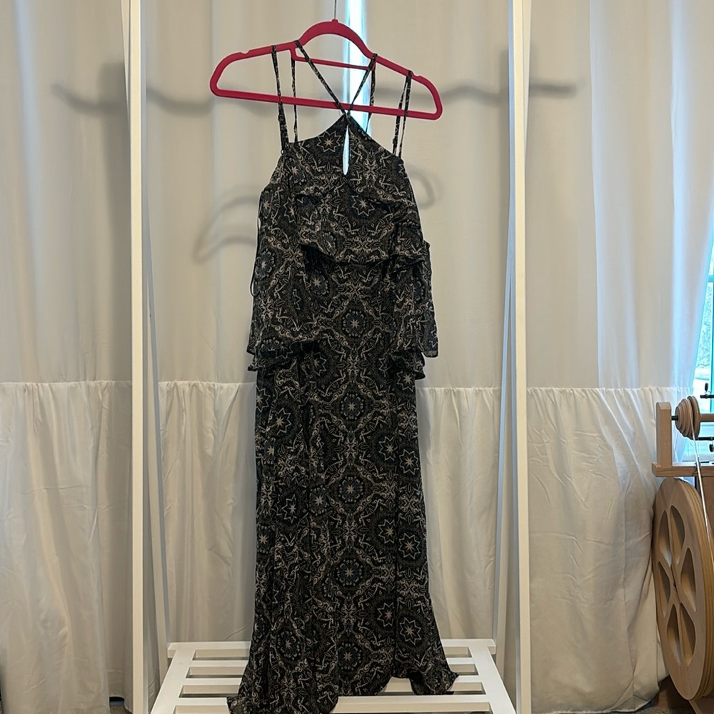 Flowy halter maxi dress (b2)